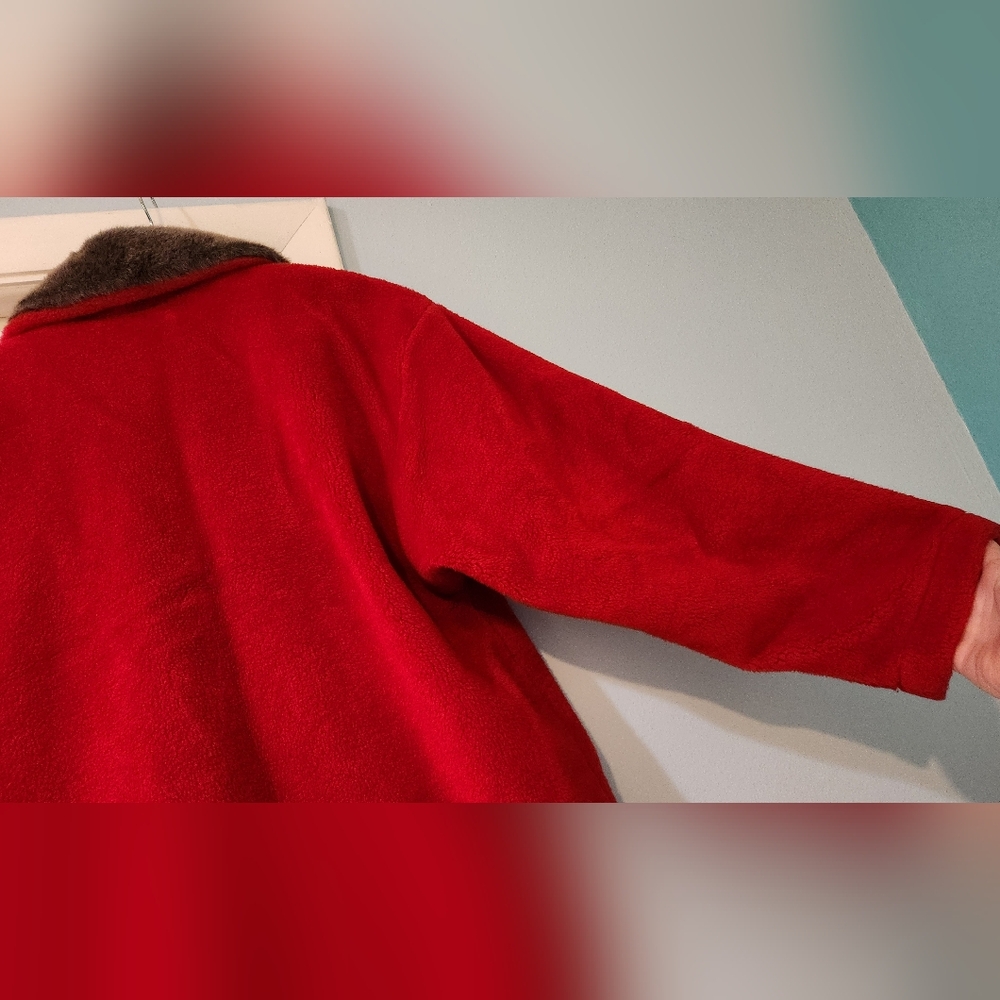 Women's Nils Resort Collection Red Fleece Jacket, Size S - Picture 12 of 16